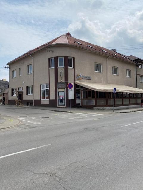 Laguna Ubytovanie Nemšová Esterno foto
